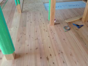 床 無垢杉板貼り 神戸の注文住宅 木の家 自然素材で新築一戸建てならパルステージ